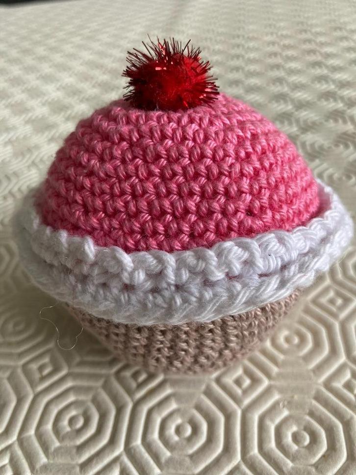 poppenhuis Gebakje gehaakt handgemaakt Veritas, Kinderen en Baby's, Speelgoed | Poppenhuizen, Nieuw, Poppenhuis, Ophalen of Verzenden
