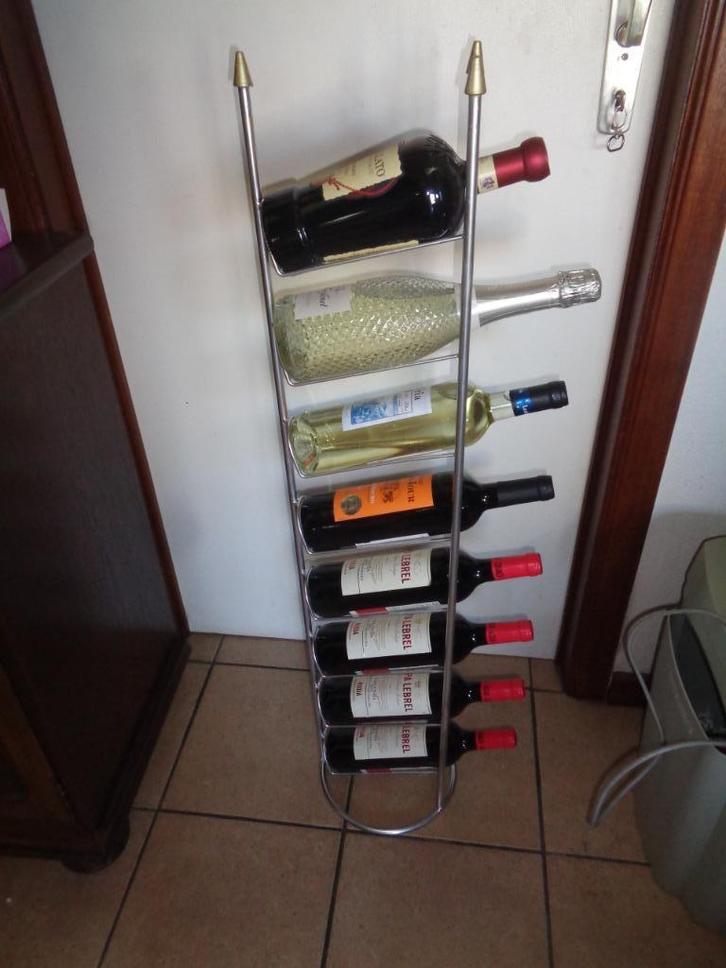 2 Stevige en stabiele flessenrekken voor 8 flessen, Huis en Inrichting, Woonaccessoires | Wijnrekken, Zo goed als nieuw, 75 cm of meer