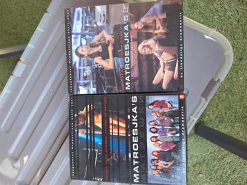 Dvd matroejkas reeks 1 en 2 beschikbaar voor biedingen