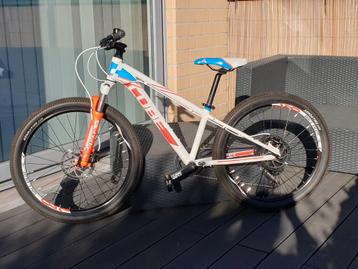 Kinderfiets cube beschikbaar voor biedingen