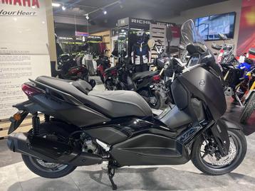 Yamaha X-Max 300 TECH MAX + beschikbaar voor biedingen