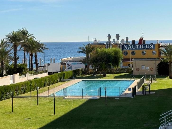 Elegant gerenoveerd appartement met zeezicht/ Punta Prima, Immo, Buitenland, Spanje, Appartement, Overige