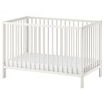 Babybedje IKEA met bijna nieuwe ademende Mythos-matras, Kinderen en Baby's, Babywiegjes en Ledikanten, Ophalen, Zo goed als nieuw