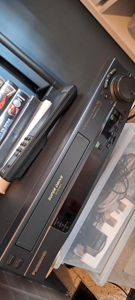 Lecture video vhs Panasonic télécommande +vhs a saisir ️↙️, Audio, Tv en Foto, Videospelers, Zo goed als nieuw, VHS-speler of -recorder