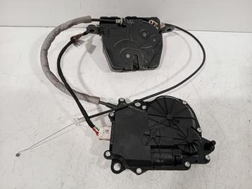 SLOTVANGER ACHTERKLEP ELEKTR. BMW X5 (F15) (718319607) beschikbaar voor biedingen