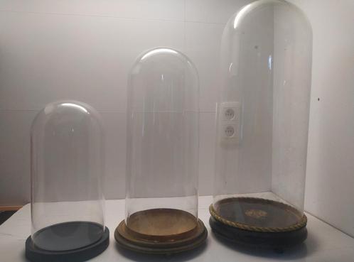 Globes (cloches) en verre avec socles, Antiquités & Art, Antiquités | Verre & Cristal, Enlèvement