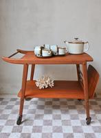 Vintage teak barcart met tijdschriftvak stijlvol/functioneel, Huis en Inrichting, Tafels | Bijzettafels, Ophalen, Gebruikt, Vintage