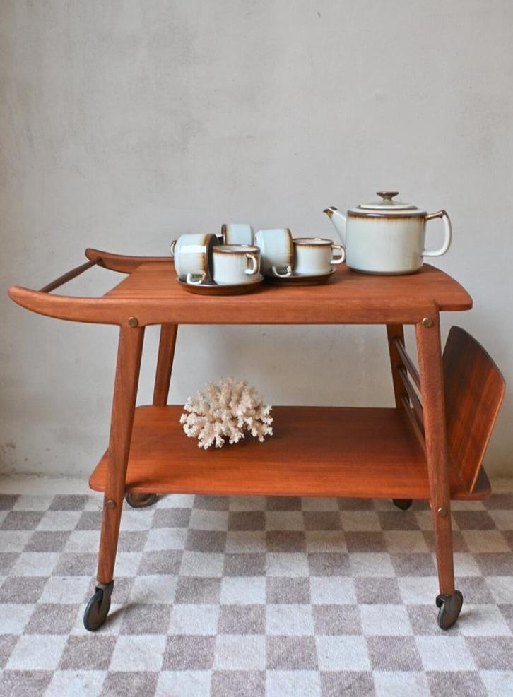 Vintage teak barcart met tijdschriftvak stijlvol/functioneel, Huis en Inrichting, Tafels | Bijzettafels, Gebruikt, Ophalen