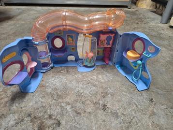 Little petshop huisjes zonder figuurtjes beschikbaar voor biedingen