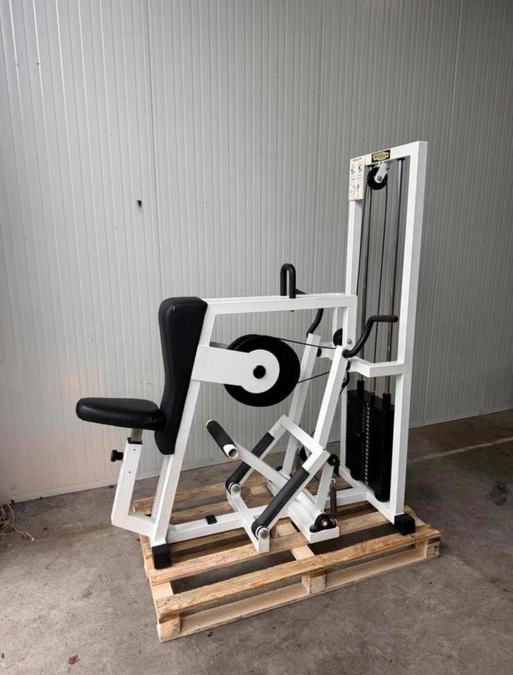 Technogym Row / Seated row / rowing machine / rower, Sports & Fitness, Équipement de fitness, Utilisé, Autres types, Bras, Jambes