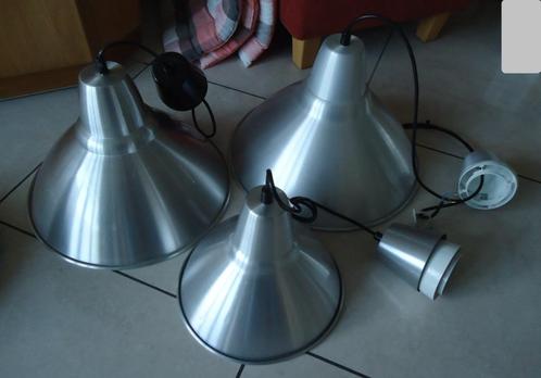Te koop drie verschillende metaalkleurige hanglampen., Maison & Meubles, Lampes | Suspensions, Comme neuf, Moins de 50 cm, Synthétique