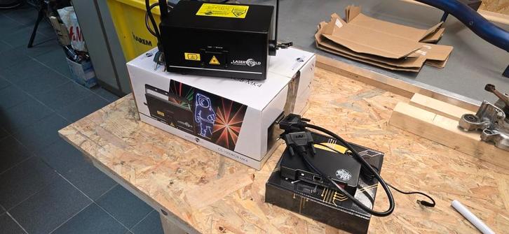 Laserworld CS1000rgb mk4, Muziek en Instrumenten, Licht en Laser, Zo goed als nieuw, Laser, Ophalen of Verzenden