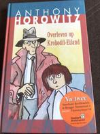 Overleven op krokodil - eiland - Anthony Horowitz, Boeken, Kinderboeken | Jeugd | 10 tot 12 jaar, Ophalen of Verzenden, Zo goed als nieuw