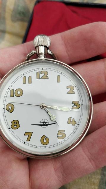 Zakhorloge vliegtuig beschikbaar voor biedingen