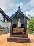Heel oud houten altaar. Met een Maagd Maria gemaakt van bott, Ophalen of Verzenden