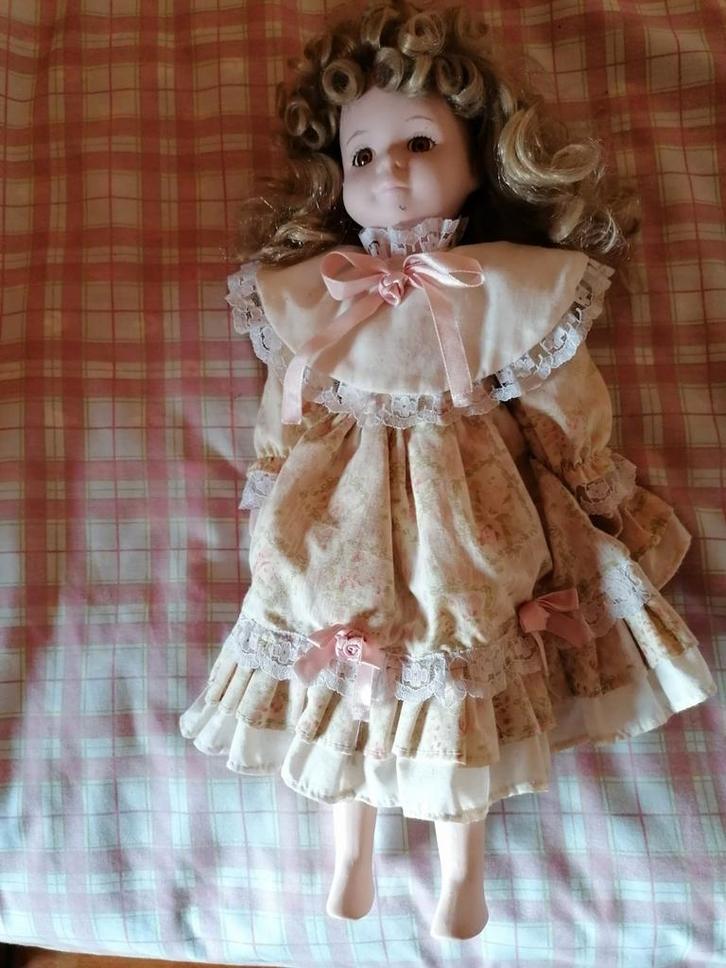 Poupée vintage en porcelaine, Antiquités & Art, Antiquités | Porcelaine, Enlèvement