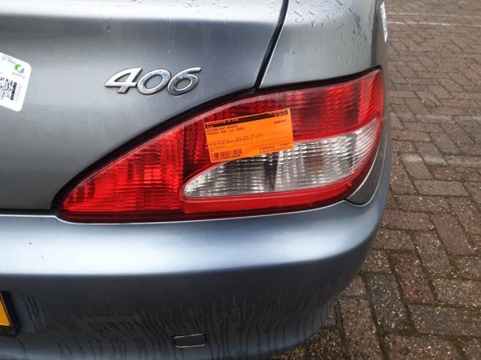 Feu arrière droit d'un Peugeot 406, Autos : Pièces & Accessoires, Éclairage, Peugeot, Utilisé, 3 mois de garantie, Enlèvement ou Envoi