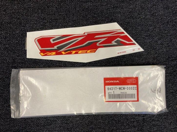 VFR800 V-Tec vanaf 2002 sticker rechter zijpaneel nieuw, Motoren, Onderdelen | Honda, Nieuw, Ophalen of Verzenden