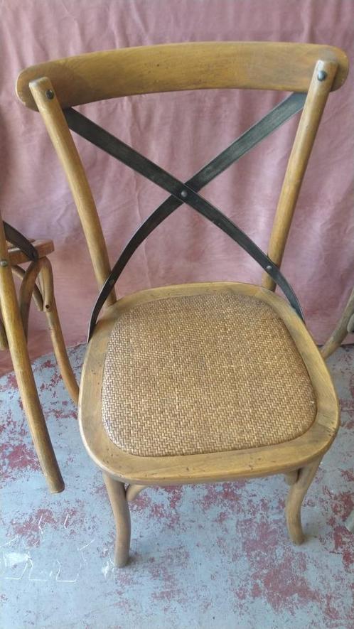 3 houten stoelen met gekruiste rugleuning, Huis en Inrichting, Stoelen, Zo goed als nieuw, Drie, Hout, Overige kleuren, Ophalen