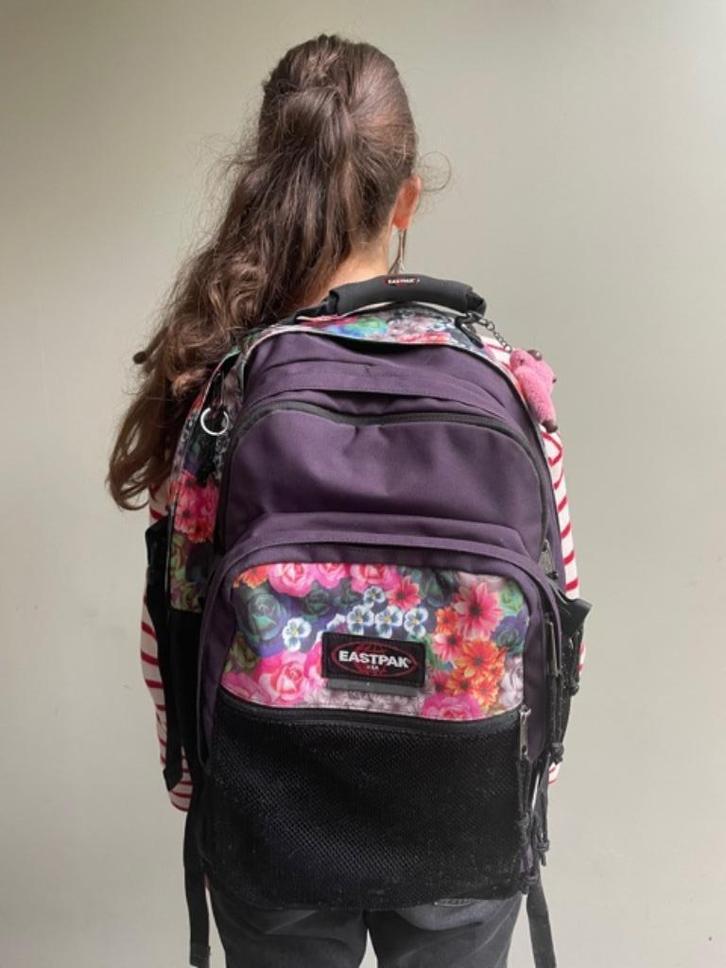 Eastpak grote rugzak met bloemen, Handtassen en Accessoires, Tassen | Rugtassen, Gebruikt, Eastpak, Ophalen
