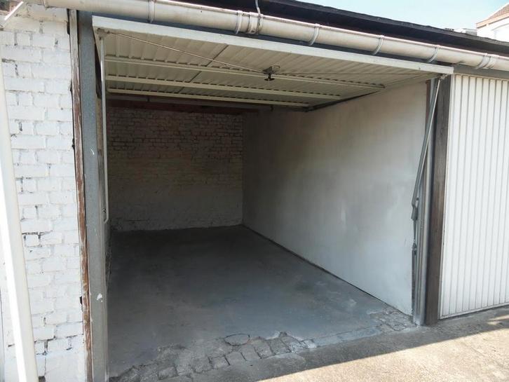 Garage à louer à Angleur 75€, Immo, Garages & Places de parking