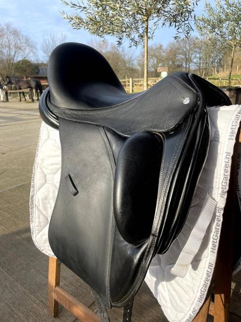 Custom Gemini dressuur zadel, Dieren en Toebehoren, Paarden en Pony's | Zadels, Zo goed als nieuw, Dressuur, Ophalen of Verzenden