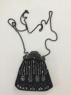 Nieuw! Zwart retro vintage handtasje met ketting + pareltjes, Handtassen en Accessoires, Tassen | Damestassen, Ophalen of Verzenden