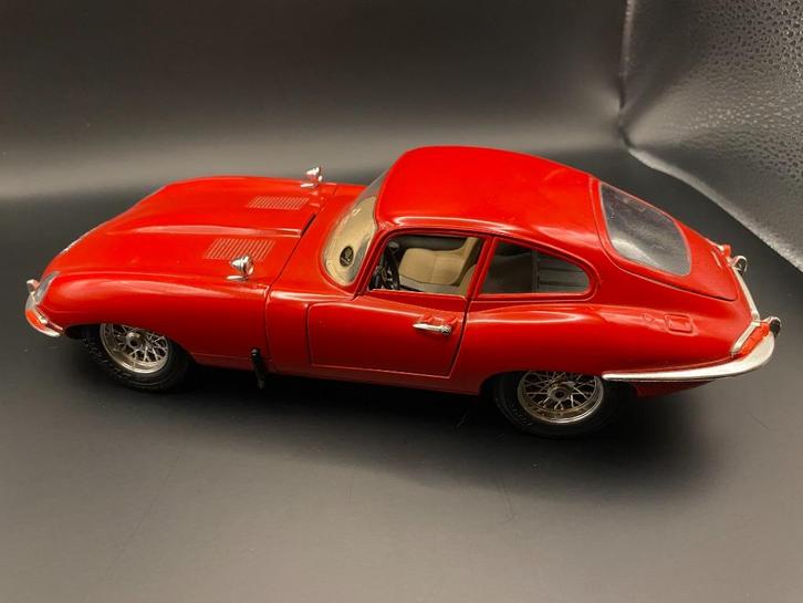 Jaguar "E" coupé 1961 - Bburago, Hobby en Vrije tijd, Modelauto's | 1:18, Gebruikt, Auto, Burago, Ophalen of Verzenden