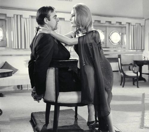 Authentieke handtekeningen van SEAN CONNERY en KARIN DOR 00, Verzamelen, Film en Tv, Ophalen of Verzenden