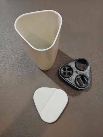 Strooi Tupperware  beschikbaar voor biedingen