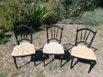 Drie antieke gecapitonneerde houten stoelen, Ophalen
