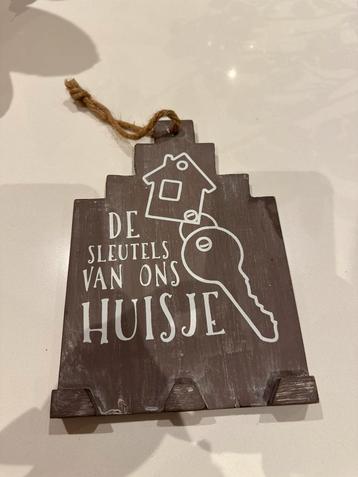 Sleutelhouder hout beschikbaar voor biedingen