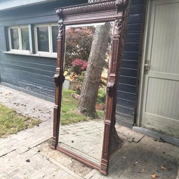 antieke spiegel te koop, in hout gesneden, afm: 200cm x 95cm beschikbaar voor biedingen