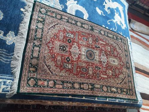 Tapis de Ghom en soie, Antiek en Kunst, Antiek | Tapijten, Tafelkleden en Textiel, Ophalen