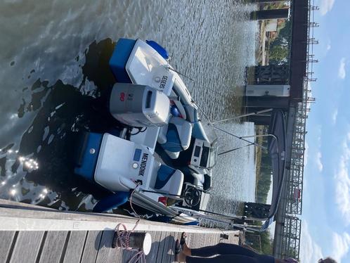 Motorboot bayliner capri MET TRAILER, Watersport en Boten, Speedboten, Zo goed als nieuw, 3 tot 6 meter, Benzine, Minder dan 70 pk
