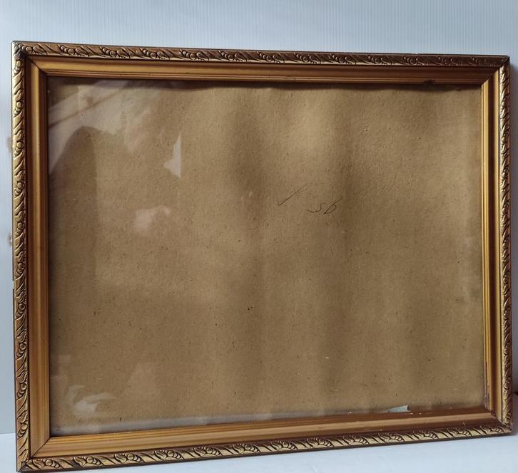 Antieke houten fotokader, groot, goud, smalle rand+krantarti, Antiek en Kunst, Curiosa en Brocante, Ophalen of Verzenden