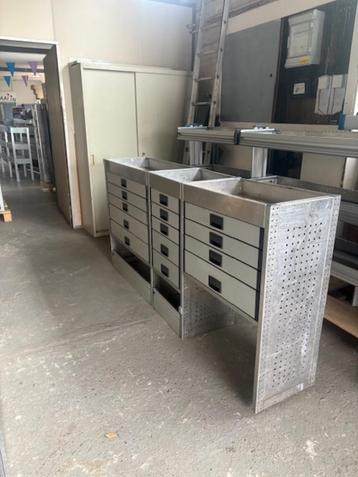 ALUCA (2469) L224 B42 H102 €1149.-  beschikbaar voor biedingen