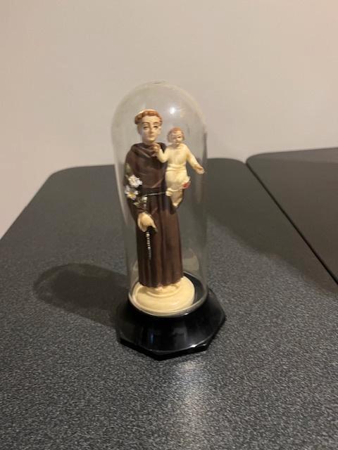 St Antonius in kunststof stolpje, Antiek en Kunst, Antiek | Religieuze voorwerpen, Ophalen of Verzenden