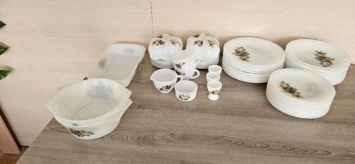 Servies, Huis en Inrichting, Keuken | Servies, Gebruikt, Compleet servies, Overige stijlen, Overige materialen, Ophalen