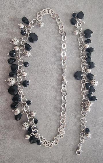 Zilver ketting en ketting beschikbaar voor biedingen