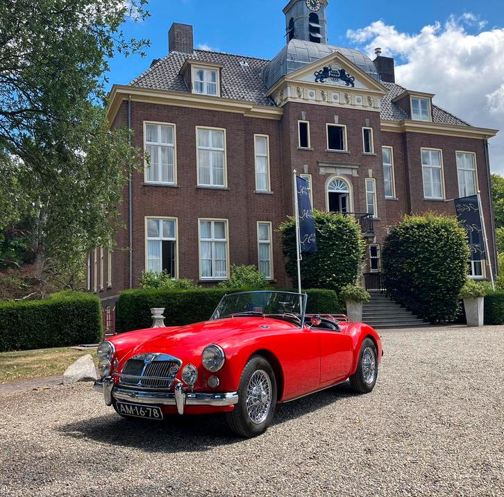 Klassieker Mga 1600 met veel toebehoren, Verzamelen, Overige Verzamelen, Verzenden