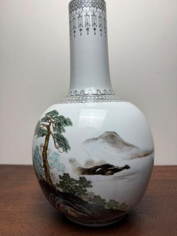 Vase boule beschikbaar voor biedingen