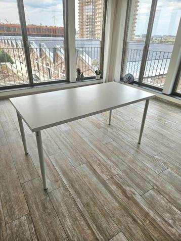 bureau ikea 160cm lang x 80cm breed  beschikbaar voor biedingen
