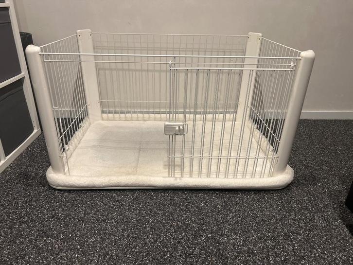 Honden bench met kussen, Dieren en Toebehoren, Hondenbenches, Gebruikt, Ophalen