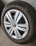 Jantes avec pneu 205/60R16, enjoliveur Volkswagen neuf, pas, Auto-onderdelen, Banden en Velgen, Ophalen, Velg(en)