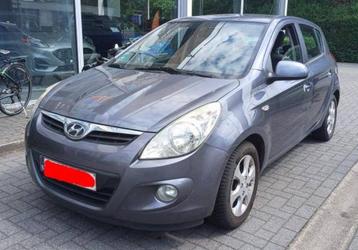 Hyundai i20 2010 230.000 km 1.2 benzine + keuring vvk! beschikbaar voor biedingen