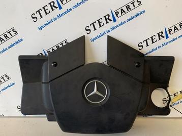 Plaque de protection moteur d'un Mercedes SL