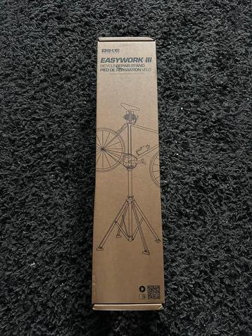 BICYCLE REPAIR STAND Nieuw !! beschikbaar voor biedingen