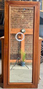 Ancien miroir.  En chêne, Enlèvement