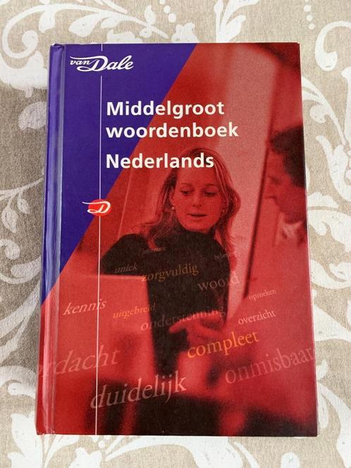 Van Dale Middelgroot woordenboek Nederlands Officiële spelli, Livres, Dictionnaires, Utilisé, Néerlandais, Van Dale